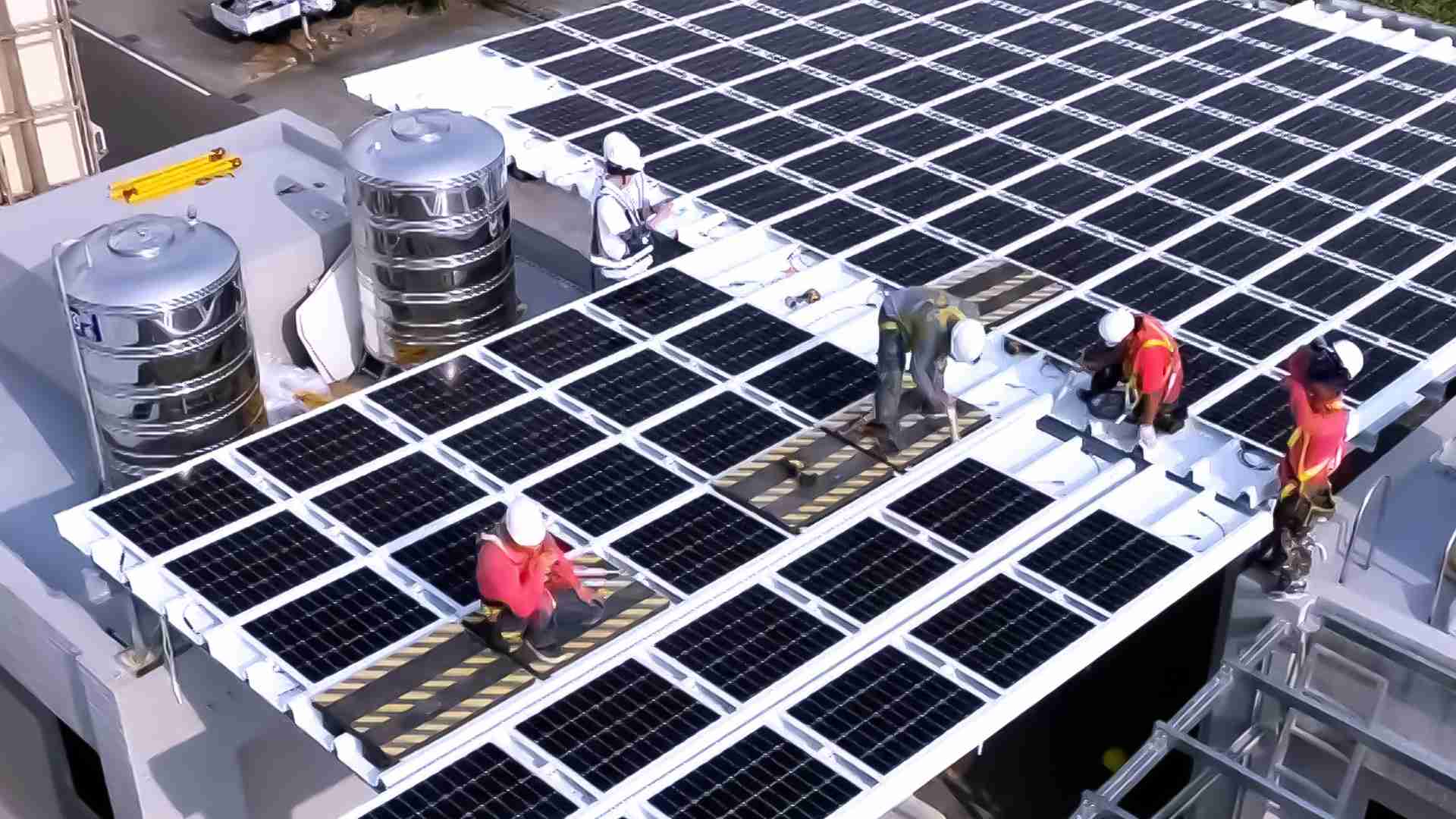 牛牛游戏着力于替代能源之技术研发，，，如光电浪板的相关制程、、、设备与产品，，，，其中所开发之光电整合型浪板，，，减少传统金属支架安装，，，，更提升耐候度，，可广泛运用于多元场域，，，并辅助建筑达到净零碳排目标